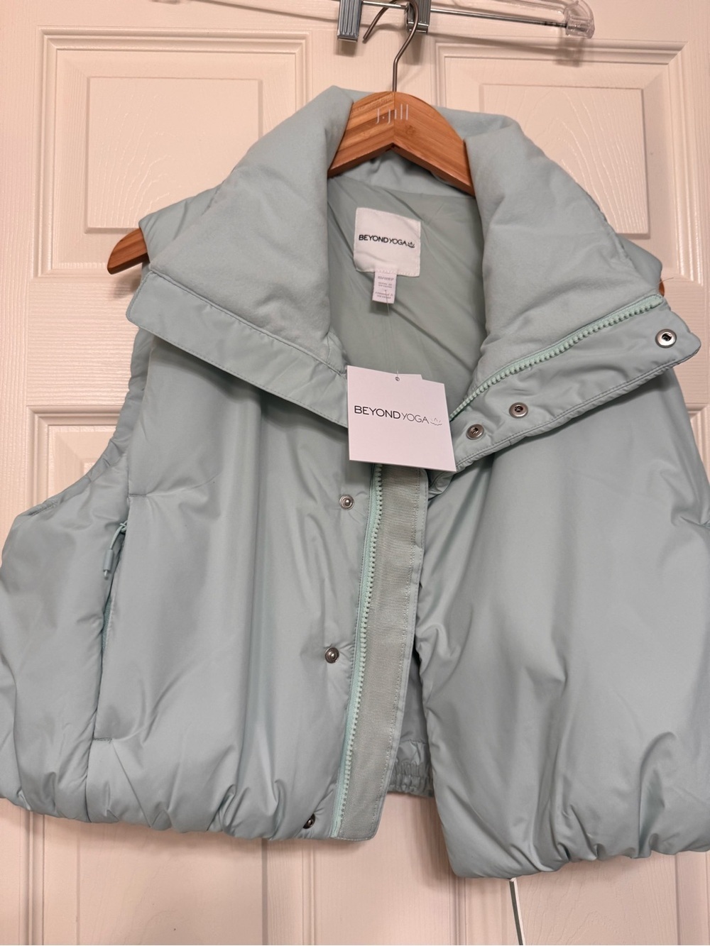 NEW- Beyond Yoga puffer vest - Picture 8 of 8